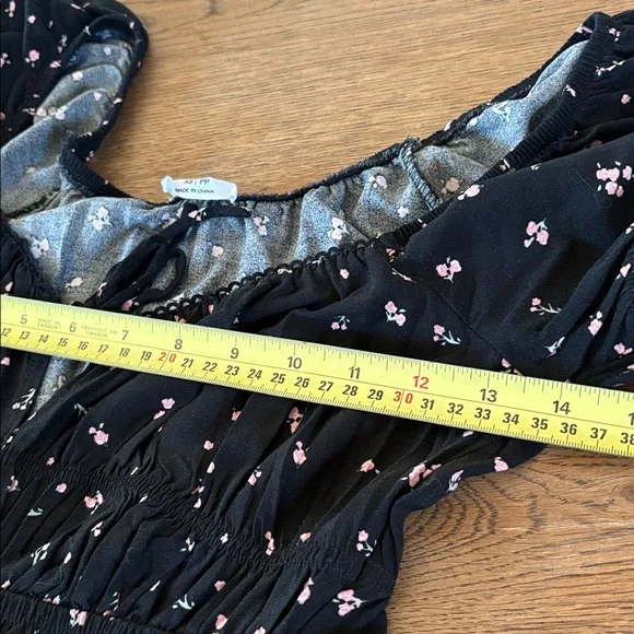 XS/PP Cotton On Pink Roses on Black Puff Sleeve Dress - Picture 6 of 9